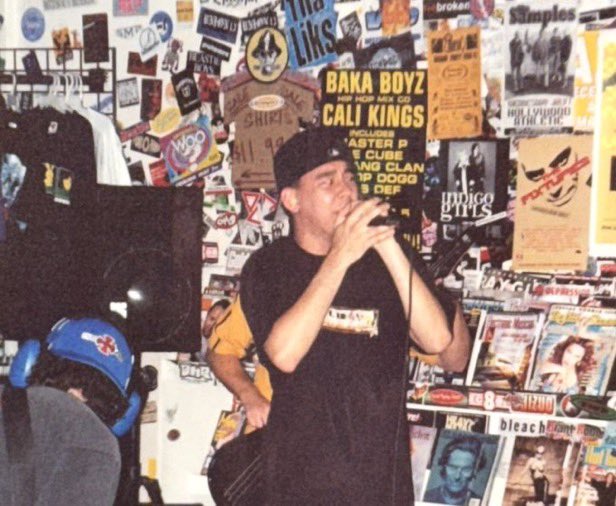 Mike Shinoda and Brad Delson (1998, new photo)