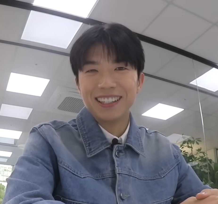 sxyldy_btm's tweet photo. 앙나잇💙 
오늘도 앙앙해 😘

I hope you’ll always be happy &amp; smiling like this!

#장우영 #JANGWOOYOUNG #WOOYOUNG #ウヨン #2PM #투피엠 #장한량 #ㅈㅇㅇㄱㅇㅇ https://t.co/1Ant4niOqs