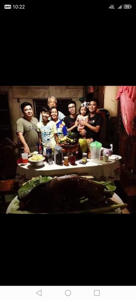 albertitobito's tweet photo. The opportunity to celebrate important occasions like Christmas , New Year and birthdays are truly a blessing from above. 
What I love about this picture of us is that we are complete , happy and contented. 💚🎄
#LightUpYourHolidayswithMEIZU 
@meizumalaysia @meizuphilippines https://t.co/pcf3K6o3Cl