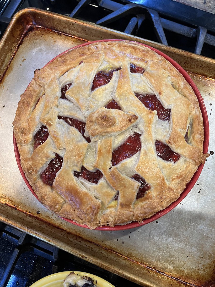brianghoward's tweet photo. @SandyHingston We made A pie https://t.co/EAP0MkR9gi