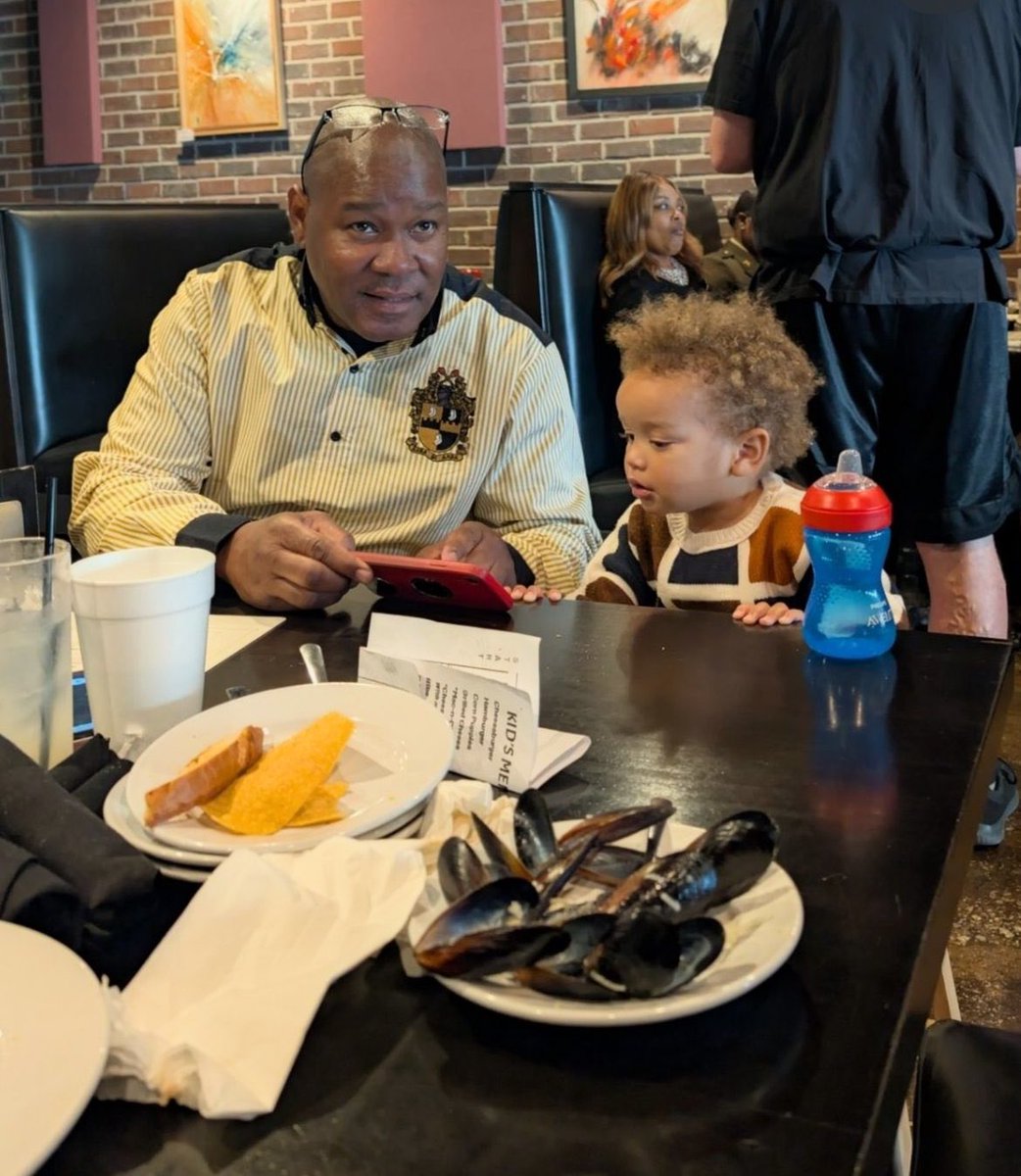 EscapeTracks tweet media