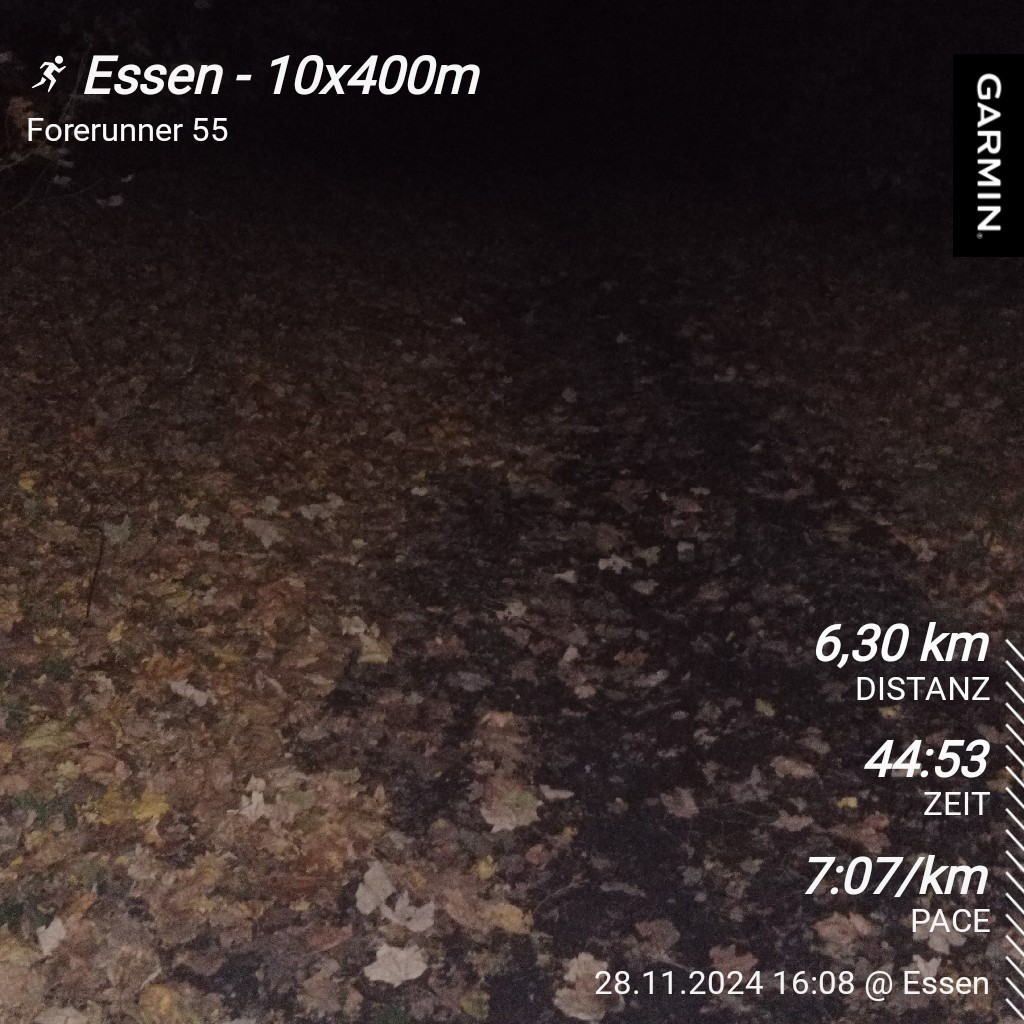 Narne_Rennt's tweet photo. #garmin #beatyesterday #MehrAlsFuenfK #Motivationslauf #LongWay2Go
Heute wieder Intervalle, die 5K bei 6:36 min/km. War okay, aber noch nicht gut https://t.co/RdAiYieJ5a