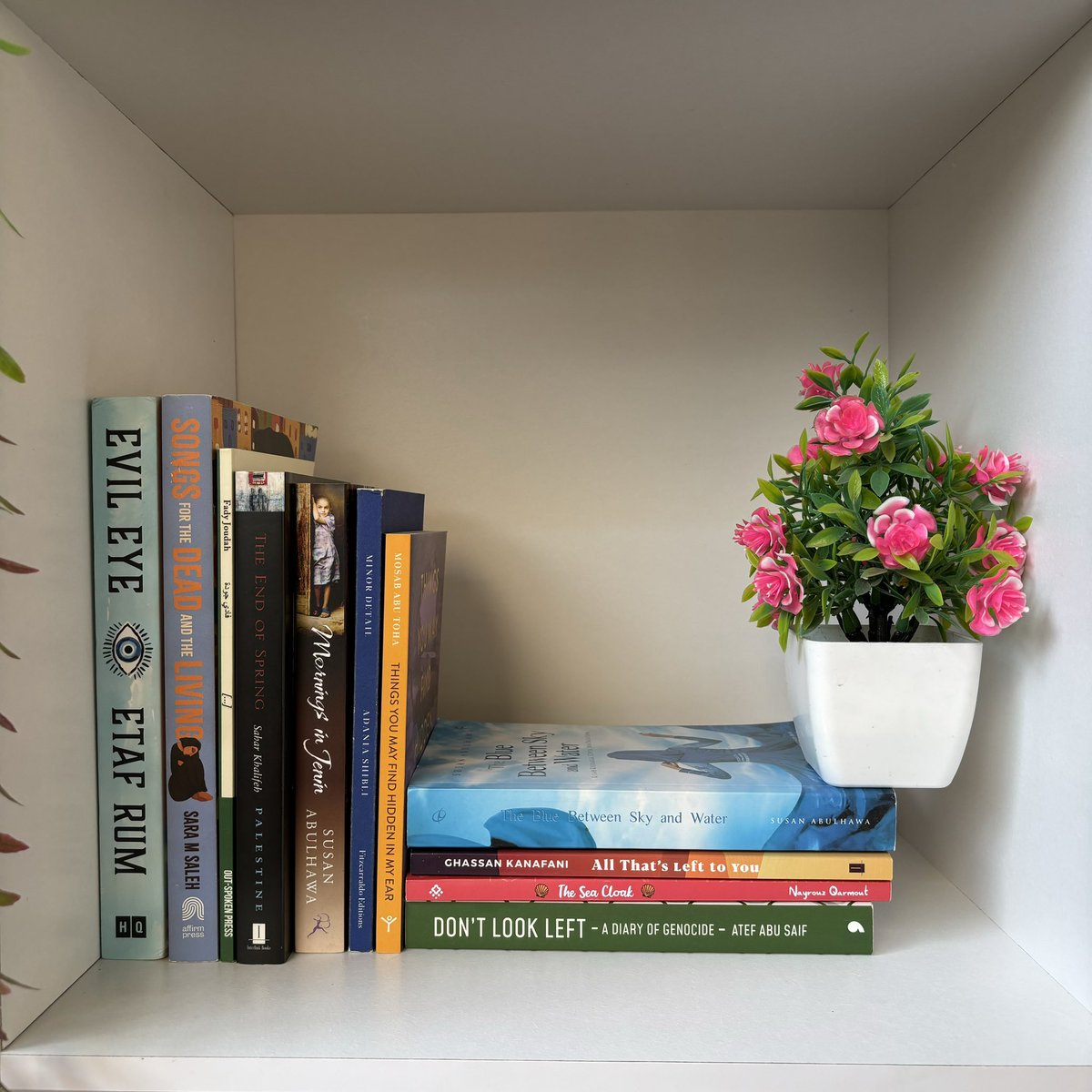 readbyuna's tweet image. read palestine week 🇵🇸

here are some books written by palestinian authors for you to read!