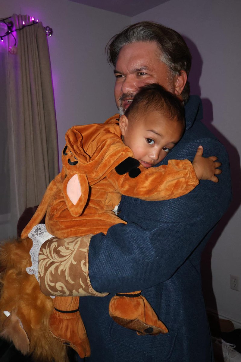 0N0HC's tweet photo. Happy Thanksgiving to all of you from me and mine. 

May you all take time today to appreciate the blessings in your life and spend precious time with loved ones, and those who mean the most to you. 

Life is a box wrapped with a bow, and the people we love are the treasures in the gifts of your life. 

Cherish them, and never miss an opportunity to tell them you love them, and make sure they know you love them. 

Life is too short to hold onto grudges or harbor hate in your heart, especially towards those you once loved. 

Call them today, reach out to them and forgive them, let them know that everything will be ok. 

Life is full of chance for healing and new beginnings. 

Let this Thanksgiving Day be one of them.