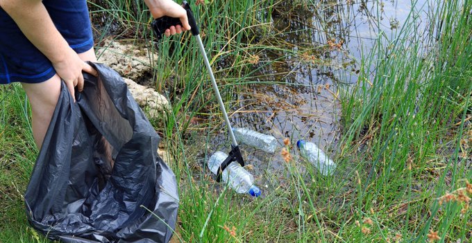 PickerelProject's tweet image. It's nearly Clean-Up time again! Yes, it's this Sunday 1st December meeting at 10am by the river at the Navigation Approach bridge. We hope you'll want to come along and lend a hand.