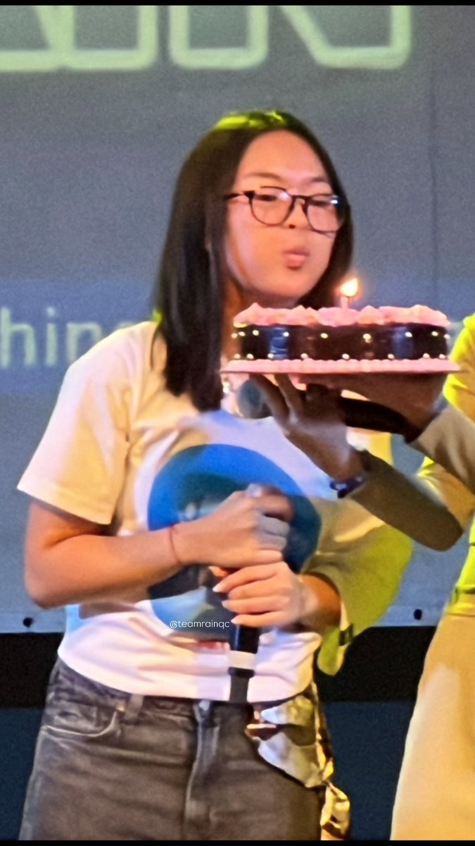necktierainy2's tweet photo. Happy Eighteenth Birthday, our dearest langga, Rainah Jenn! May all your wishes and dreams come true!

WISHES FOR RAIN 
#18YearsOfRainah https://t.co/ZfAhYoXJND