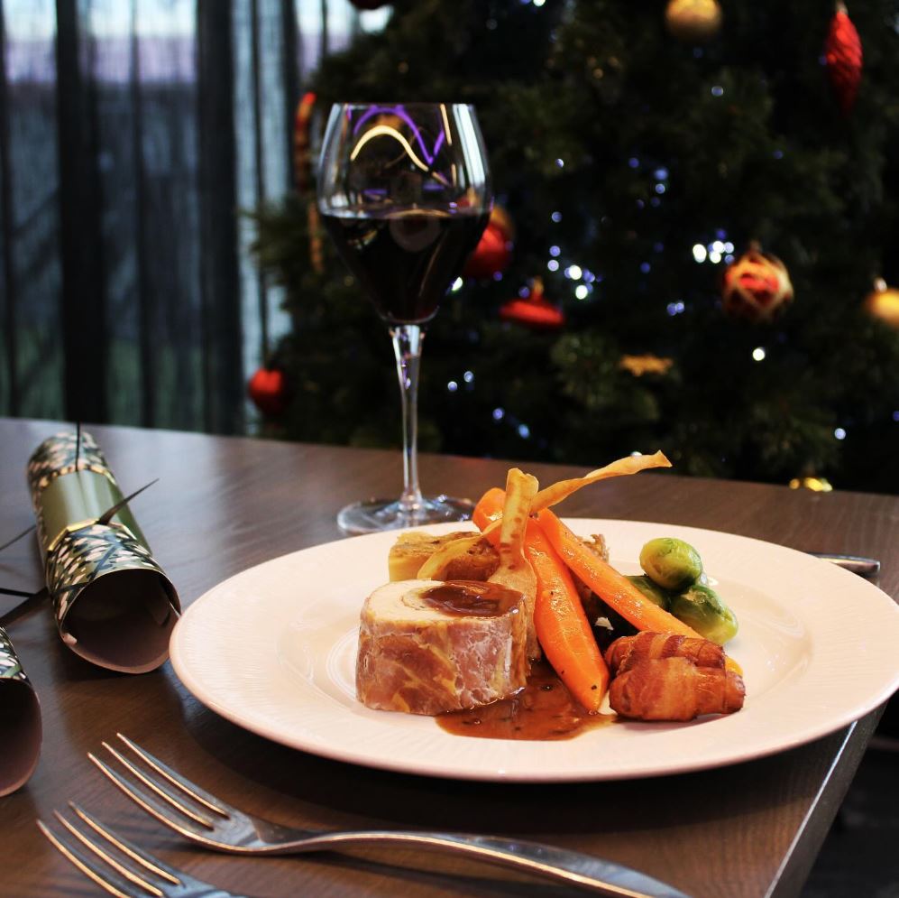 Skyline Restaurant's 𝑭𝒆𝒔𝒕𝒊𝒗𝒆 𝑴𝒆𝒏𝒖 officially launched today 🎄

Featuring delicious dishes like our mouthwatering 𝑹𝒐𝒂𝒔𝒕 𝑻𝒖𝒓𝒌𝒆𝒚 𝑹𝒐𝒖𝒍𝒂𝒅𝒆, it’s time to get into the holiday spirit with us 🍽️

Book your table 👉 bit.ly/skylinetynecas…