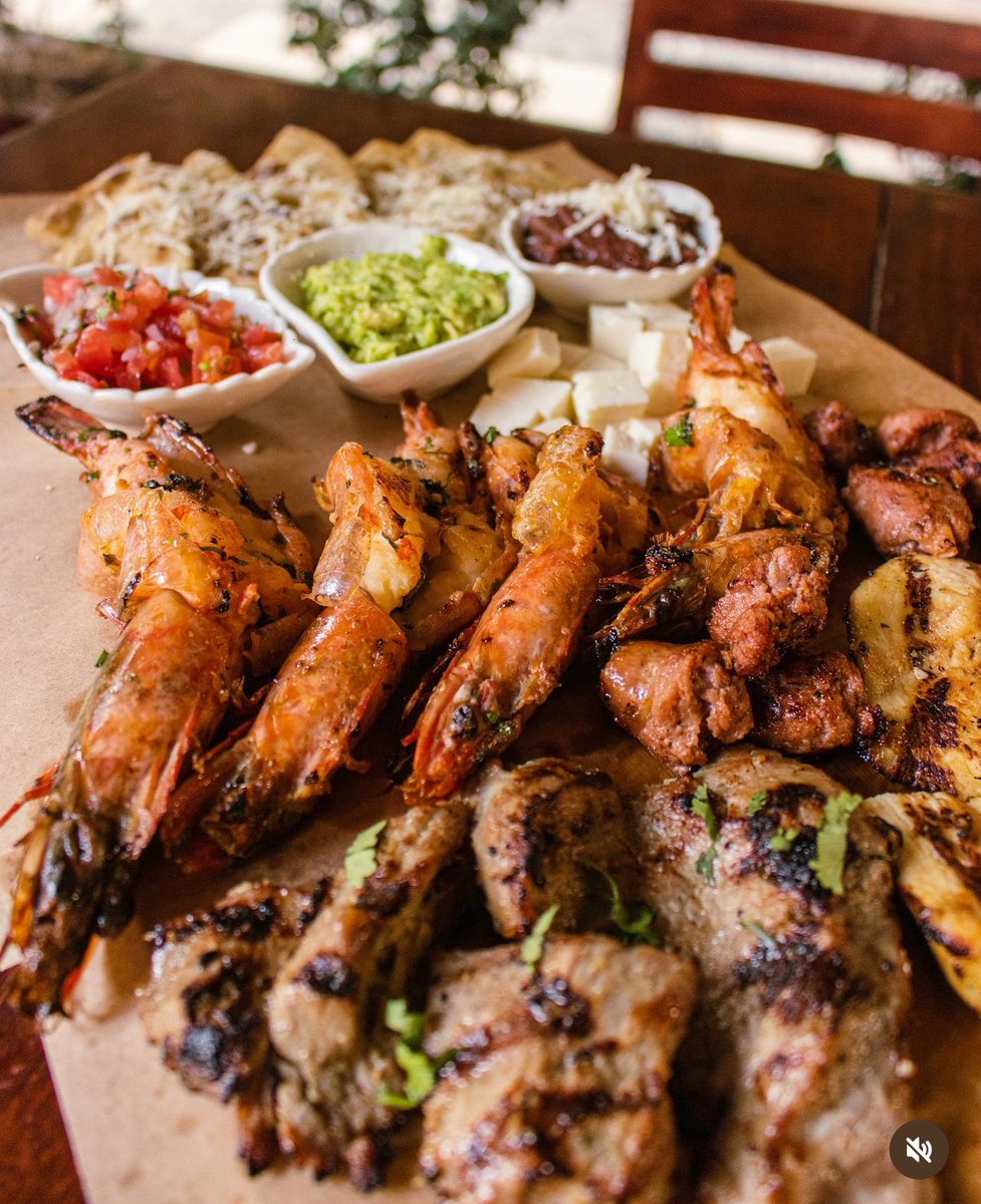 beachbreaksv's tweet photo. Who would you share this meal with?? Come join us for a delicious meal. #beachbreaksv #BTC #SurfCity #beachlife #ElSalvador https://t.co/vgcaEF143h