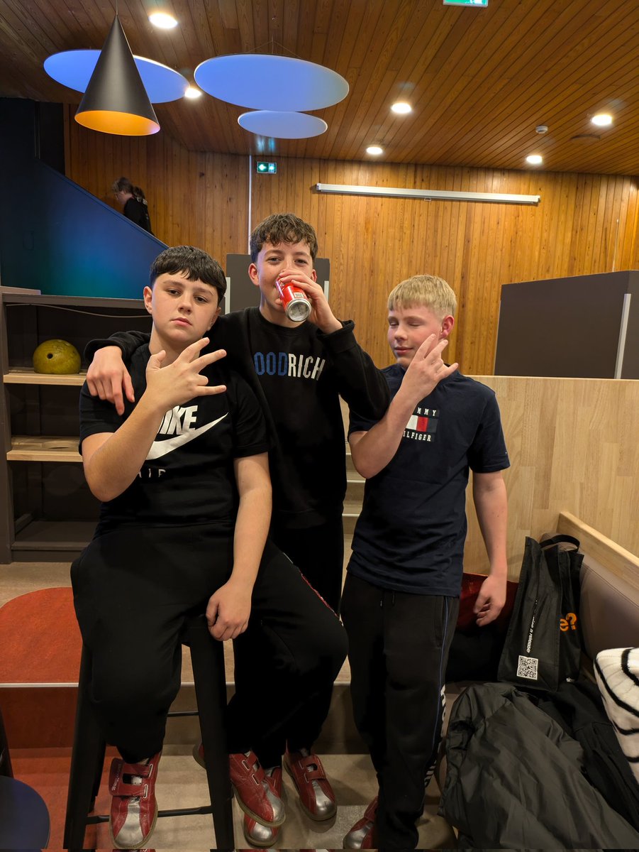 Mrs Thomas tweet media