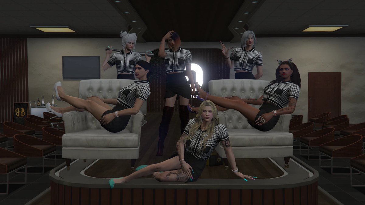 nana@あまちゃんとペア画中♡ tweet media