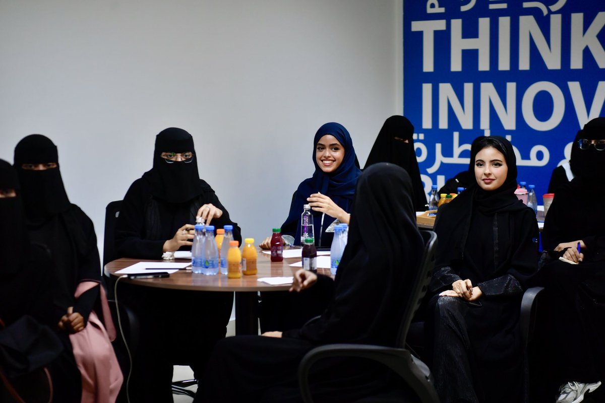 JazanUniversity's tweet photo. #الجامعة_اليوم| ضِمن الإعداد لاستراتيجية جامعة جازان (2026-2030)، أقام مكتب إدارة الاستراتيجية ورشة "تطلعات الطلبة لمستقبل الجامعة"، شارك فيها نخبة من الطلاب والطالبات بأفكارهم وطموحاتهم، سعياً لصياغة رؤية مشتركة نحو مستقبل أكثر إشراقاً وتميزاً.
#جامعة_جازان https://t.co/xV6sRlAkor
