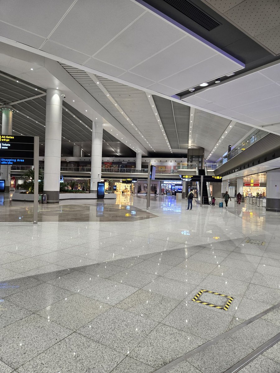 LakhyaniKailash's tweet photo. Just landed in the amazing T1 Delhi Airport! Well designed and good quality structure. Kudos to the Ministry, authorities, and the GMR for this fantastic facility! #DelhiAirport #T1 #Ministry #GMR #TravelGoals @praveendel @CAITIndia @BJP4India
@BJP4Delhi
@JM_Scindia @Ministry_CA @DGCAIndia @GmrAerocity