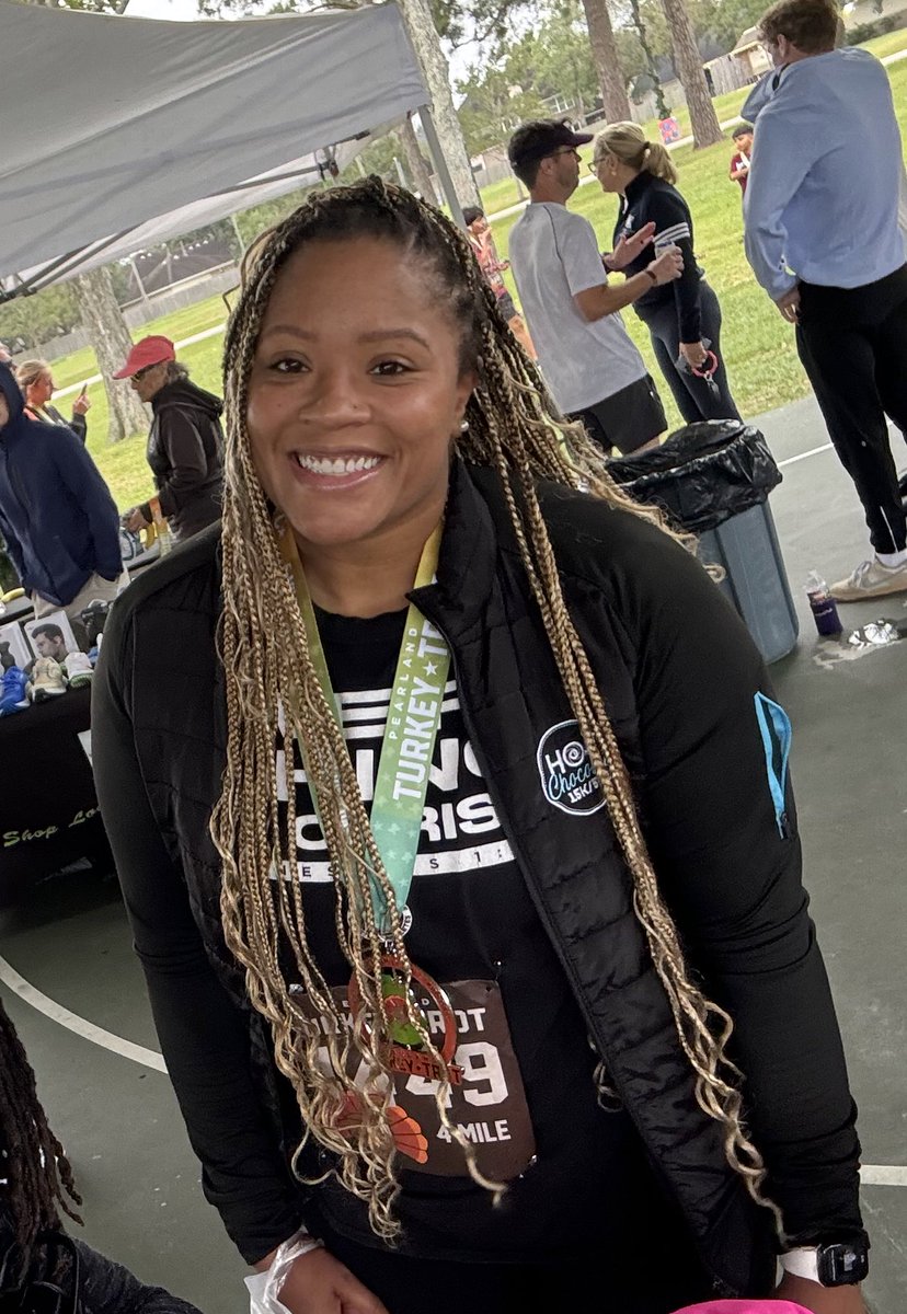 SierraJoseph15's tweet image. Turkey Trot 4 Miles ✅

“Thanksgiving is thanks LIVING!” 
#PearlandTurkeyTrot #MyCrew #TeamJoseph #ThanksgivingDay2024

@CoachJosephFB @fit_leaders #FitLeaders #FitEducator #TheRunningTeacher #boycottaverage #LiveBetterLeadBetter