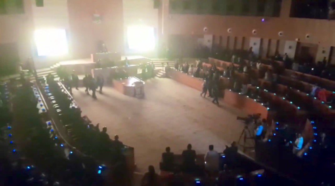 SOneblow's tweet photo. Load shedding right in Parliament in the middle of a useless and directionless budget by Mnangagwa's money mules called Mthuli
#revolutionnow
#ZanuPFmustfall https://t.co/Heqfe3GBqQ