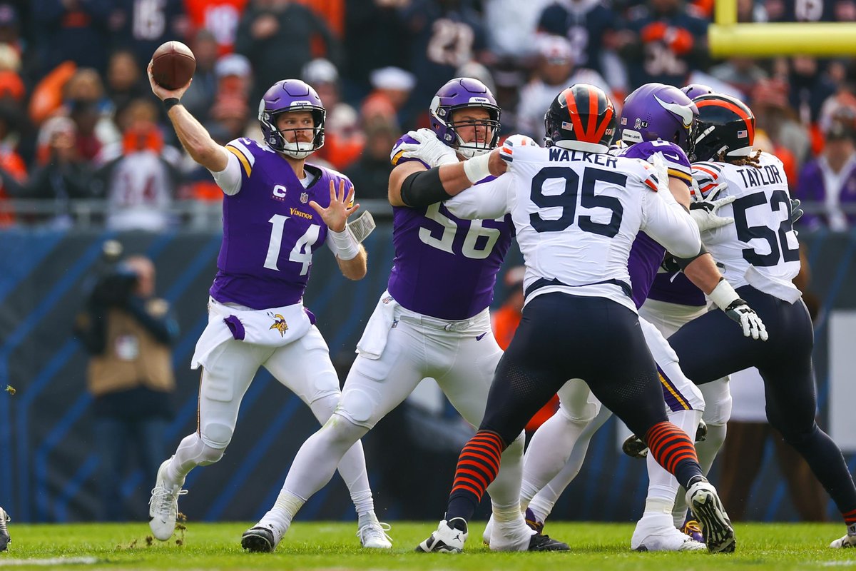 𝗤𝗕 𝗦𝗮𝗺 𝗗𝗮𝗿𝗻𝗼𝗹𝗱, who was 6-of-6 for 90 yards in OT at Chicago, became the third QB with 90+ passing yards and a 100% completion percentage in an OT game since 1991. He joined HOFer Troy Aikman (1999) and former Vikings QB Teddy Bridgewater (2014).

Vote Sam to the 2025