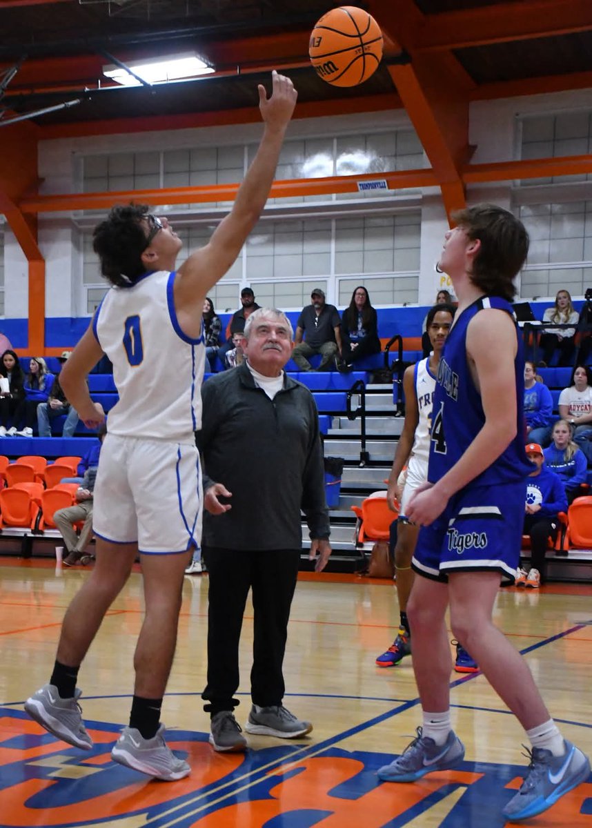 Thank you Bobby Blondi for your Dedication and Commitment in your 40 plus years of Officiating the Christopher Turkey Tournament. 
<a href="/IHSAOfficials/">IHSA Officials</a> <a href="/IHSA_IL/">Illinois High School Association #IHSA</a> 

(Photos Courtesy of Randy Risley)