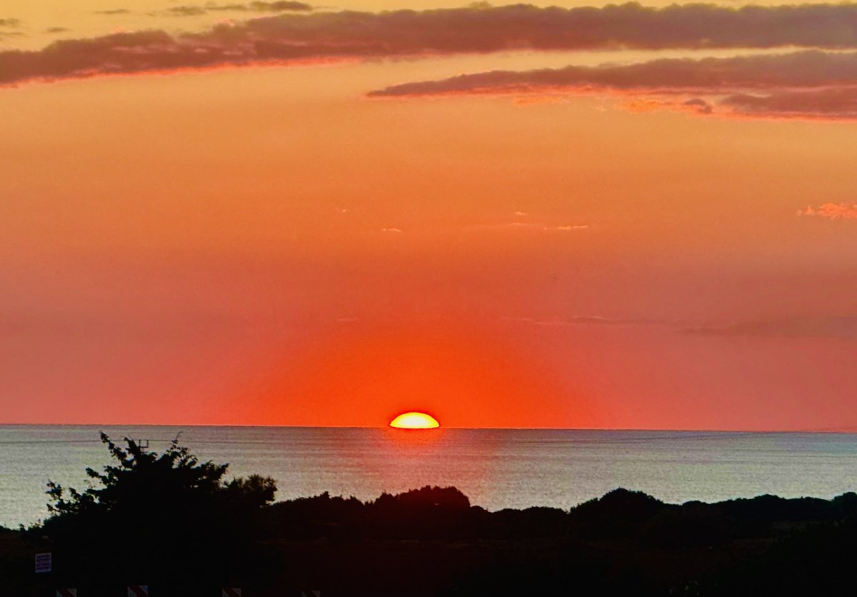 IojeniBel's tweet photo. #CyprusSunset 28.11.2024 #Sunset #RedSunset #SeaSunset #CavoGreco #AyiaNapa #LoveCyprus #Cyprus #VisitCyprus https://t.co/1R2HNge18O