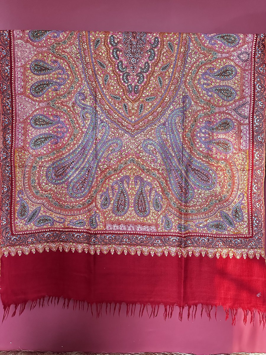 PashmIndia's tweet photo. Every inch of this maroon Jamavar shawl tells a story of unmatched patience and dedication. Handcrafted by skilled artisans, its intricate allover embroidery transforms each thread into a masterpiece, ensuring that not a single inch remains untouched. https://t.co/ym5qD21Hq0