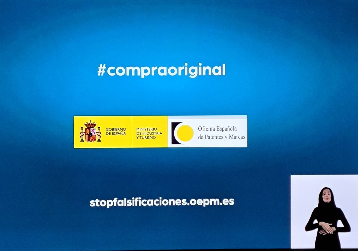 espagnoleto's tweet photo. El dinero que cuesta la publicidad de #compraoriginal #stopfalsificaciones que ha sacado el @minturgob estaría bien invertido si el mismo gobierno impidiese a los africanos el top manta de falsificaciones con el que invaden plazas y calles de nuestras ciudades.
Son tus impuestos https://t.co/7FJU8pYIMS