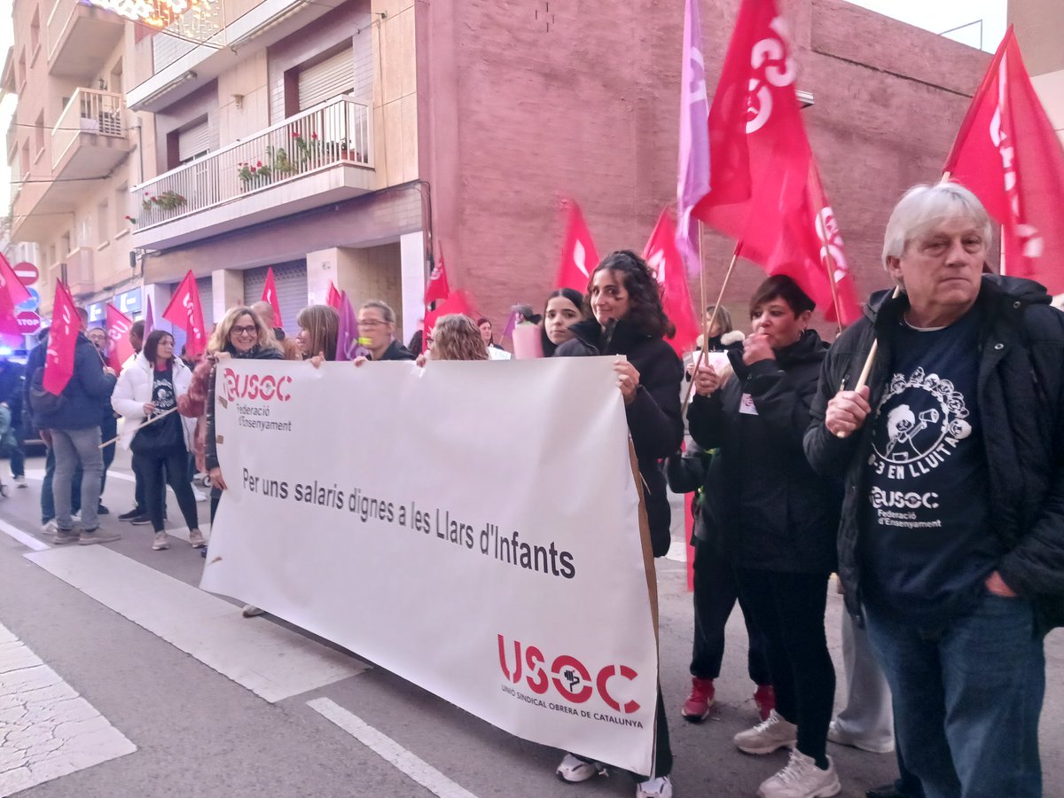 FEUSOC (@ensenyamentusoc) on Twitter photo ✊ Les treballadores de les escoles bressol municipals de #viladecans mereixen condicions dignes!
💡 Sense inversió no hi ha educació, però tampoc drets laborals!
#SenseInversióNoHiHaEducació #Viladecans #Infantil03
<a href="/ElFarInformatiu/">El Far</a> <a href="/ElLlobregat/">El Llobregat</a> <a href="/ViladecansTweet/">AjuntamentViladecans</a> ✊ Les treballadores de les escoles bressol municipals de #viladecans mereixen condicions dignes!
💡 Sense inversió no hi ha educació, però tampoc drets laborals!
#SenseInversióNoHiHaEducació #Viladecans #Infantil03
<a href="/ElFarInformatiu/">El Far</a> <a href="/ElLlobregat/">El Llobregat</a> <a href="/ViladecansTweet/">AjuntamentViladecans</a>