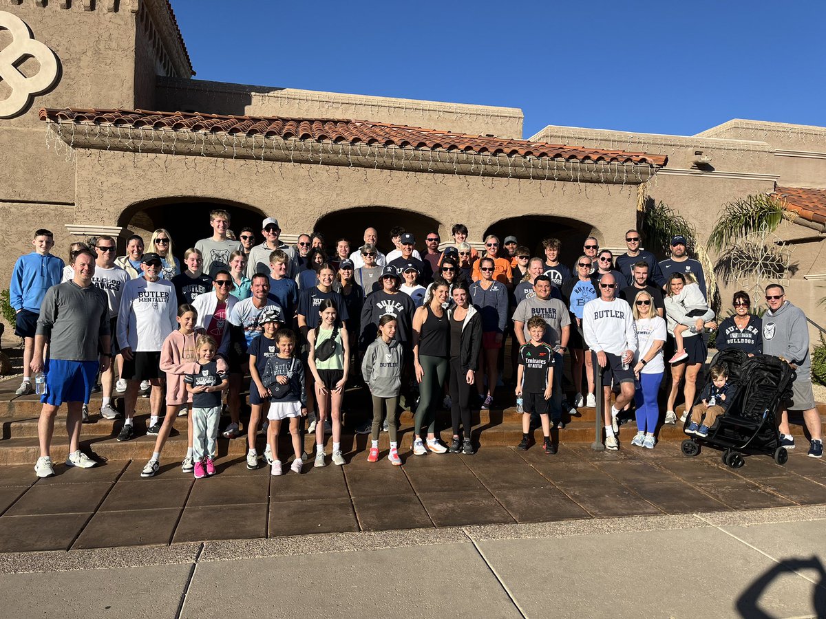 Great turnout from Bulldog Nation for our Turkey Trot in Scottsdale this morning! We are thankful for our Bulldog family. Happy Thanksgiving y’all!