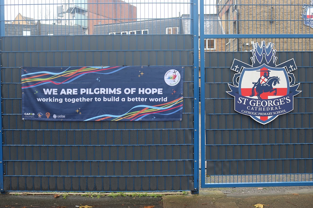 A reminder that our Pilgrims of Hope banner for schools is now available to order!  

Celebrate the Year of Jubilee 2025 with this outdoor banner to display on your school gates.

❗️ Order now to ensure delivery before the end of term 

bit.ly/49cXY7K
