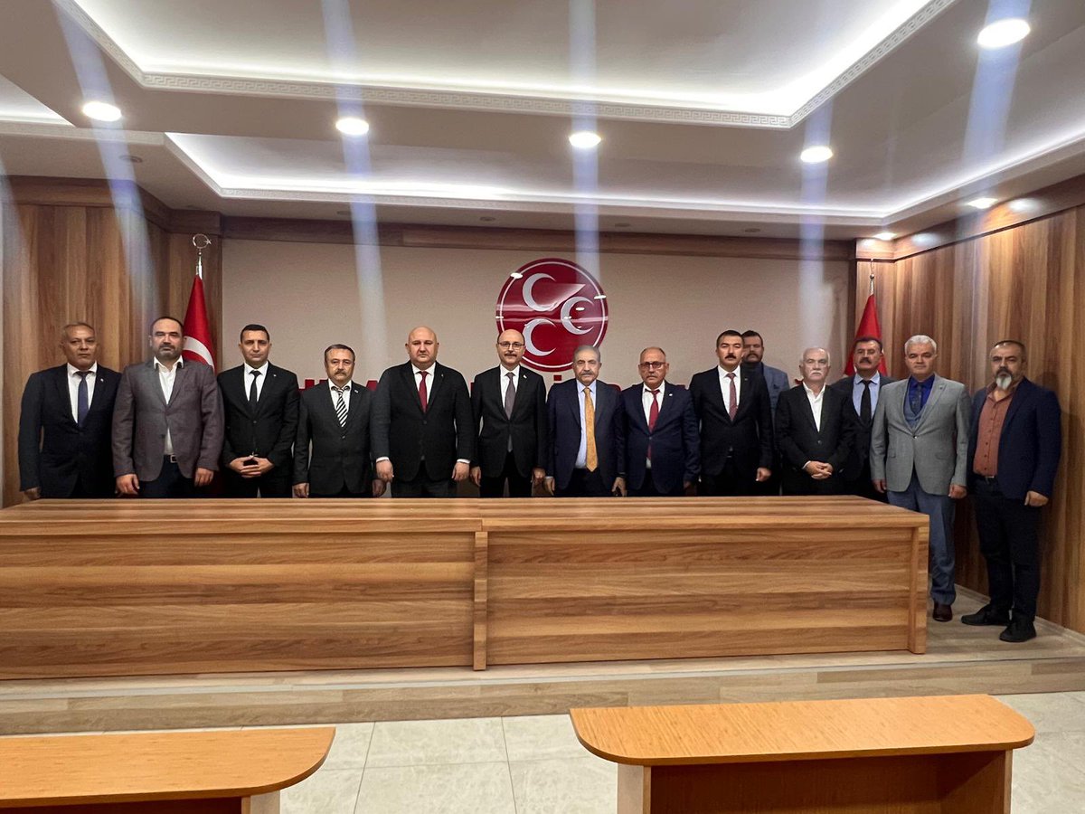 Milliyetçi Hareket Partisi Antalya İl Başkanı Onur Temel beyi ziyaret ederek görüş alışverişinde bulunduk.
Eğitim çalışanlarının meselelerine her zaman yakın alaka gösteren ve yanlarında olan kıymetli il başkanımıza konukseverliği için teşekkür ediyorum.