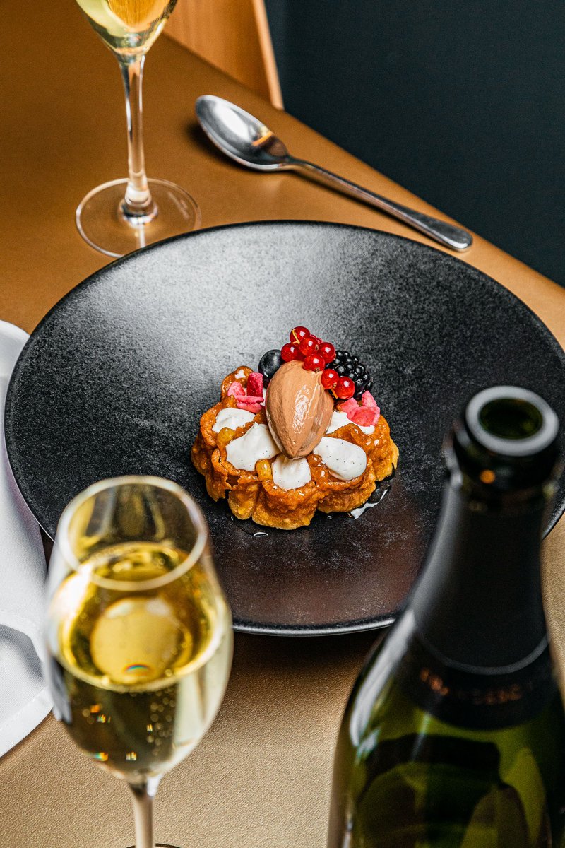 TastCatala's tweet photo. CHRISTMAS AT TAST ✨

Swipe for dishes from our Christmas Menu (we threw one of Alberto in there too, just for good measure!) 

We have 5 &amp; 7 course menus, perfect for those looking for something extra special this year. These menus are for groups of 5 and above (up to 30) https://t.co/KRPdx87Fkx
