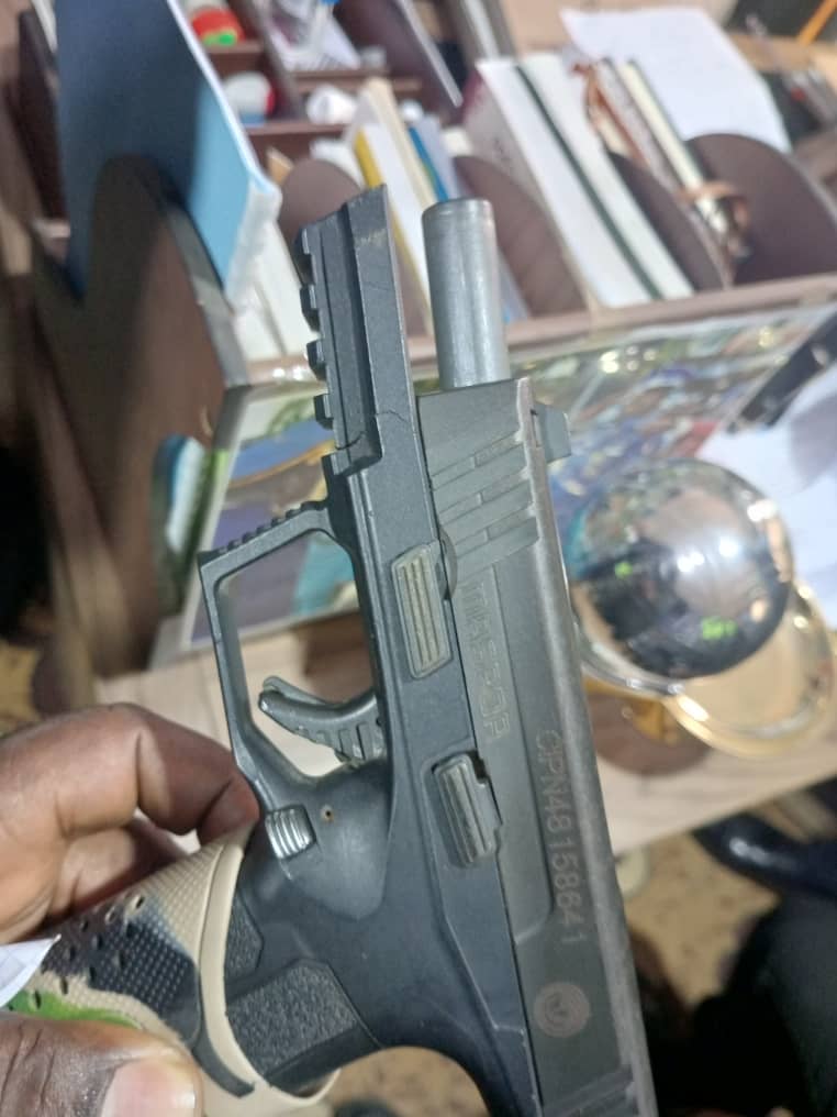 Intelligency225's tweet photo. ⭕️ #Cotedivoire 🇨🇮 | Braquage de 300 millions déjoué sur l'autoroute du nord en allant à #Gesco des #gendarmes et #policiers impliqués. https://t.co/gQ92iApzSt