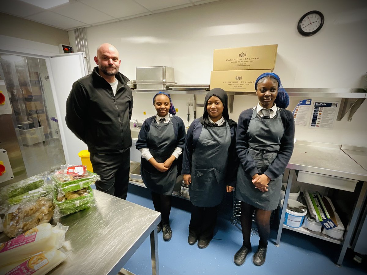 CastleMeadAcad's tweet image. CMA hosted its first Family Curry Night last week!

Some of our scholars took on a chef role and others took on hosting duties. 

What a fantastic evening; huge thanks to everyone who came along, and a massive well done to all of our scholars who helped out!

#BuildingBelonging
