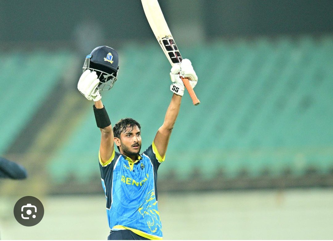 YouthAgnstHate's tweet photo. Bharat के सभी राज्यों के बीच 
Syed Mustaq Ali T20 Trophy चालू है 

UP के Md Shami 
Haryana के Shahbaz Ahmad 
West Bengal के लिए खेल रहे हैं 

जिन प्लेयर्स को अपने राज्य में मौका नहीं मिल पाता है 
उन्हें Mamta Banerjee Ji पश्चिम बंगाल से मौका दिलवा देती हैं

ममता बनर्जी जी जैसा नेता मिलना मुश्किल है 👏