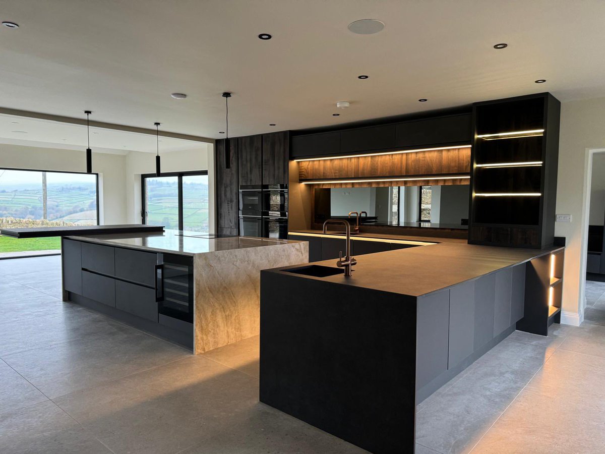 WakeMorley's tweet photo. A few completion photos kindly sent through from our client and developer for the final plot at Dunsley Farm, Holmfirth. 

We hope everyone enjoys there first Christmas in a very special setting. 

#WMA #architecture #newbuild #finished #complete #holmfirth #huddersfield https://t.co/Zt1J3W0mxH