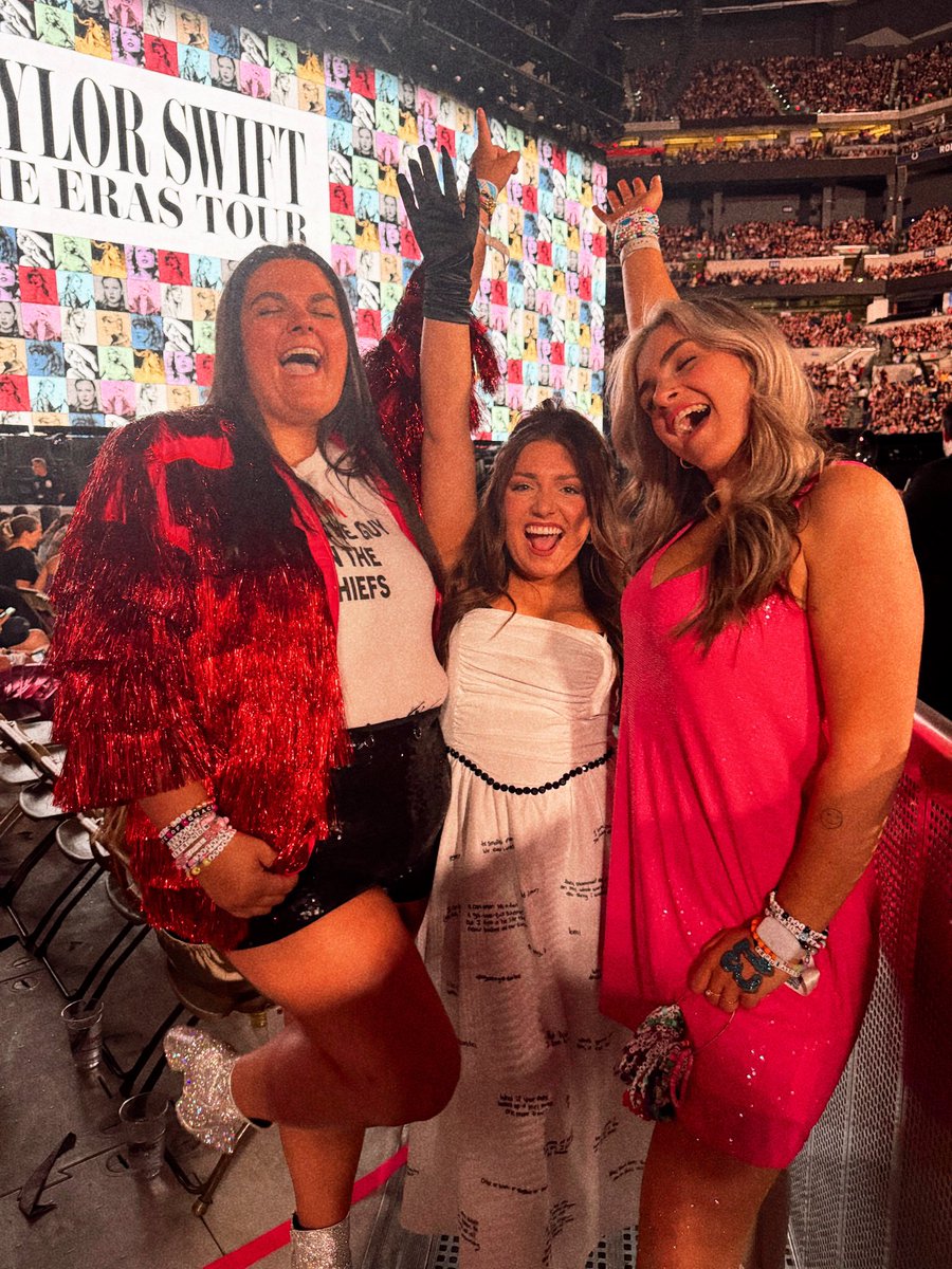 legit_laney's tweet photo. so thankful for the opportunity to see our girl with MY GIRLS! @taylornation13 #TSTheErasTour https://t.co/ovdNV7N8Jc