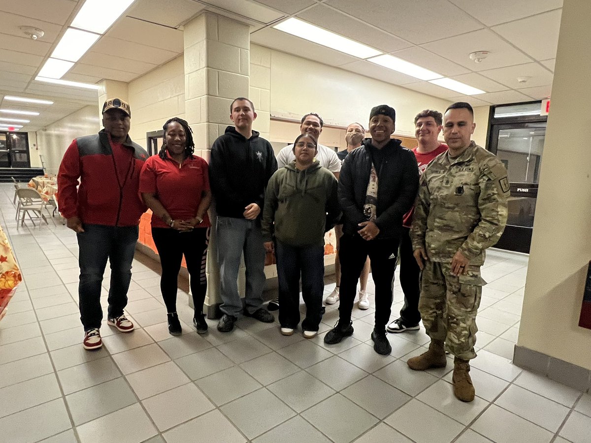CASCOM_CSM's tweet image. The Fort Gregg-Adams BOSS team are taking care of our single Soldiers by providing them an amazing Thanksgiving meal.

#BOSS
#SupportStartsHere
