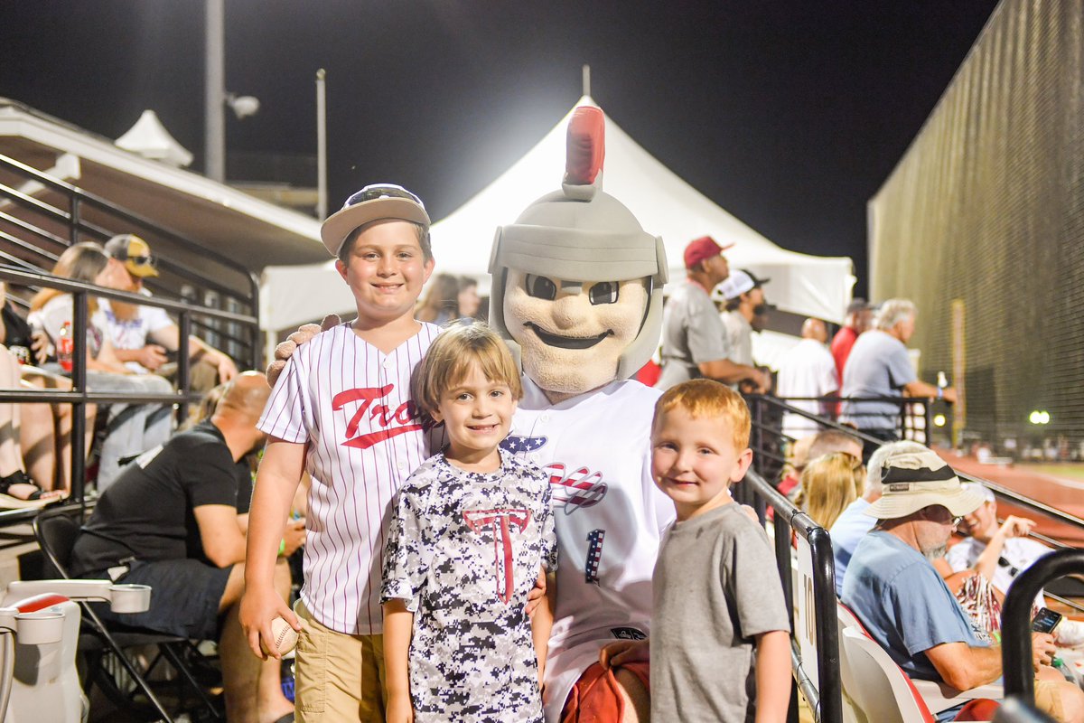 𝐇𝐚𝐩𝐩𝐲 𝐓𝐡𝐚𝐧𝐤𝐬𝐠𝐢𝐯𝐢𝐧𝐠, 𝐓𝐫𝐨𝐣𝐚𝐧𝐬!🦃

Thank you for your continued support and packing Riddle-Pace Field!

#WTD | #OneTROY⚔️⚾️