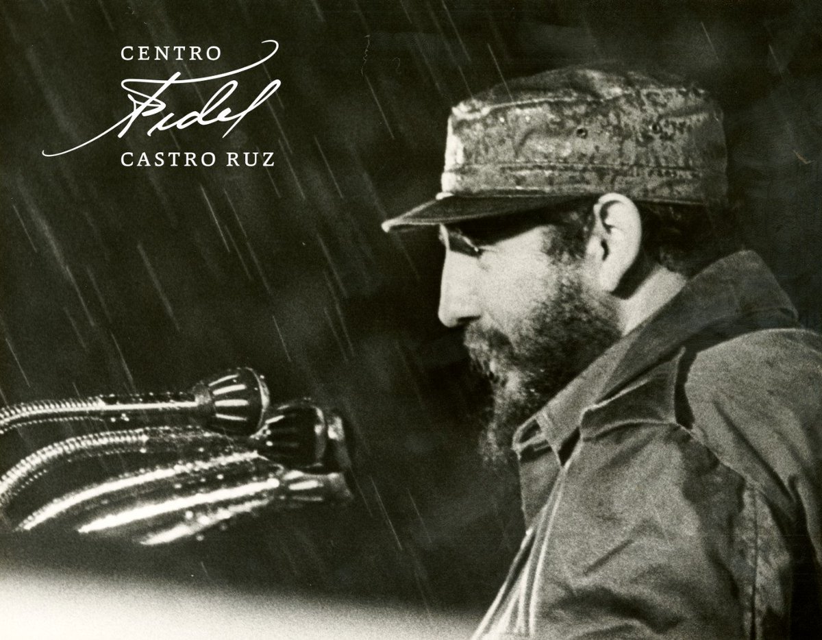#Fidel:"Bastó que las ideas tuviesen fuerza en un número suficiente de hombres para iniciar la acción revolucionaria; y, a través de la acción, las masas fueron adquiriendo esas ideas, y las masas fueron adquiriendo esa conciencia". #30deNoviembre