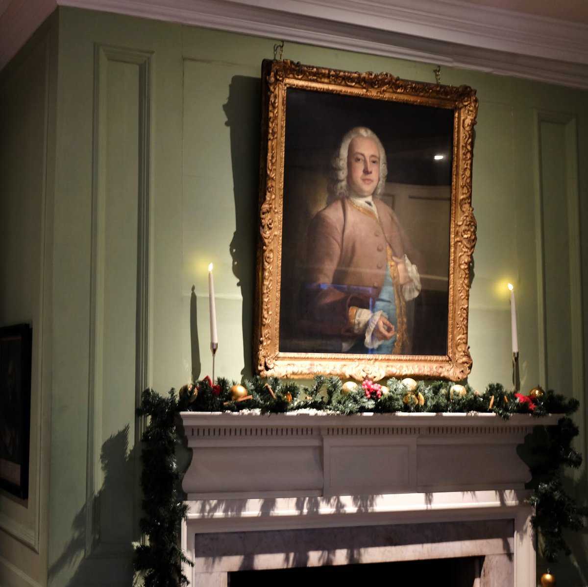 Christmas has arrived at Dr Johnson's House!  Celebrate the season and explore the home of Samuel Johnson in all its holiday charm ✨🕯

We are open Tuesday - Saturday, 11am - 5pm.

drjohnsonshouse.org/visit