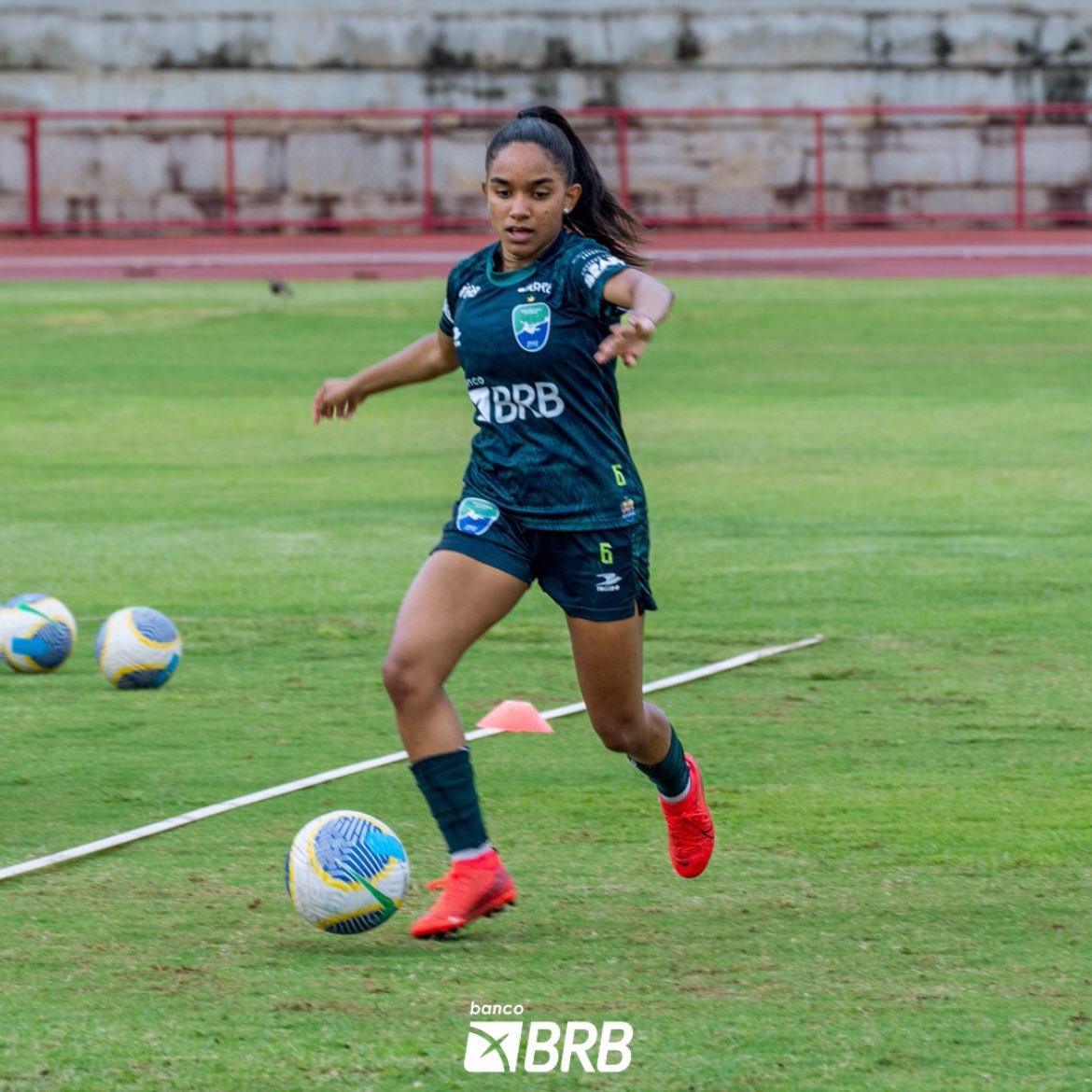minasbrasiliaff's tweet photo. PREPARADAS ✅

Nossas meninas da base concluíram os treinos aqui em Brasília e partem hoje para São Paulo onde disputarão a Copinha 2024.

Sexta-feira já teremos nosso primeiro compromisso! 

VAMOS MINAAAAS 🇸🇱

#mbff #minasbrasiliafutebolfeminino #brasilia #futebolfeminino https://t.co/LQU7a762bA