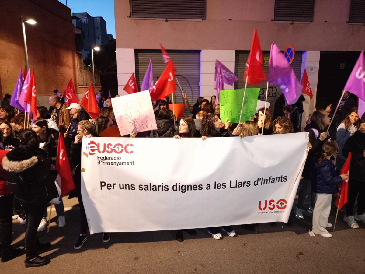 FEUSOC (@ensenyamentusoc) on Twitter photo 📍 A Viladecans, les treballadores de les escoles bressol diuen prou!
Millores laborals JA per un servei just i de qualitat.
#SenseInversióNoHiHaEducació #Viladecans
<a href="/ElFarInformatiu/">El Far</a> <a href="/ViladecansTweet/">AjuntamentViladecans</a>
<a href="/Llobregatdigita/">llobregatdigital.cat</a> <a href="/lapremsadelbaix/">La Premsa del Baix</a> 📍 A Viladecans, les treballadores de les escoles bressol diuen prou!
Millores laborals JA per un servei just i de qualitat.
#SenseInversióNoHiHaEducació #Viladecans
<a href="/ElFarInformatiu/">El Far</a> <a href="/ViladecansTweet/">AjuntamentViladecans</a>
<a href="/Llobregatdigita/">llobregatdigital.cat</a> <a href="/lapremsadelbaix/">La Premsa del Baix</a>