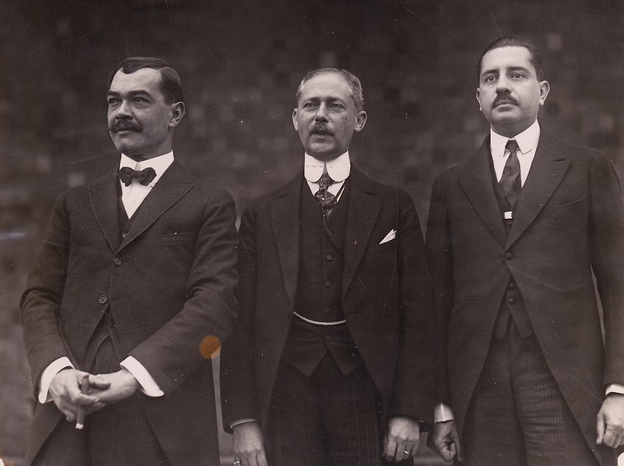 historia_ca's tweet photo. Washington, D.C., 28 de noviembre 1921.

Los constituyentes Francisco Lima (ES), José Matos (GT) y Vicente Colindres (HN) durante la misión diplomática que buscó el reconocimiento de Estados Unidos a la naciente República de Centroamérica. https://t.co/LJR6SuBmSf