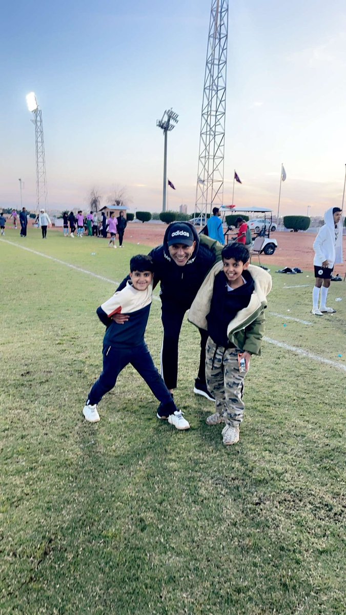alkhreje's tweet photo. @ALKHABRA_FC اللهم لك الحمد 
مجهود الشباب وعمل مدرب (كوتش حسين) أكثر من رائع 
و إعداد بدني بشكل مميز من الخبير كابتن محمد السحيباني 
ومدرب الحراس المخضرم (ابومشاري) الذي اعطا الفريق أمان بعد الله 
الجهاز الفني عمل نقله نوعيه للفريق 
شكرا لكم هذا الانجاز https://t.co/2dRMIOuUKl