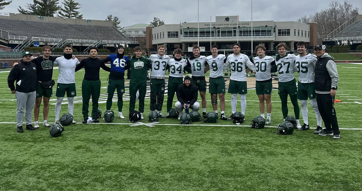 Thanksgiving day practice!! Thankful for these guys - Love this group!! 🧱 💚 🐾 🦃 #OUohyeah