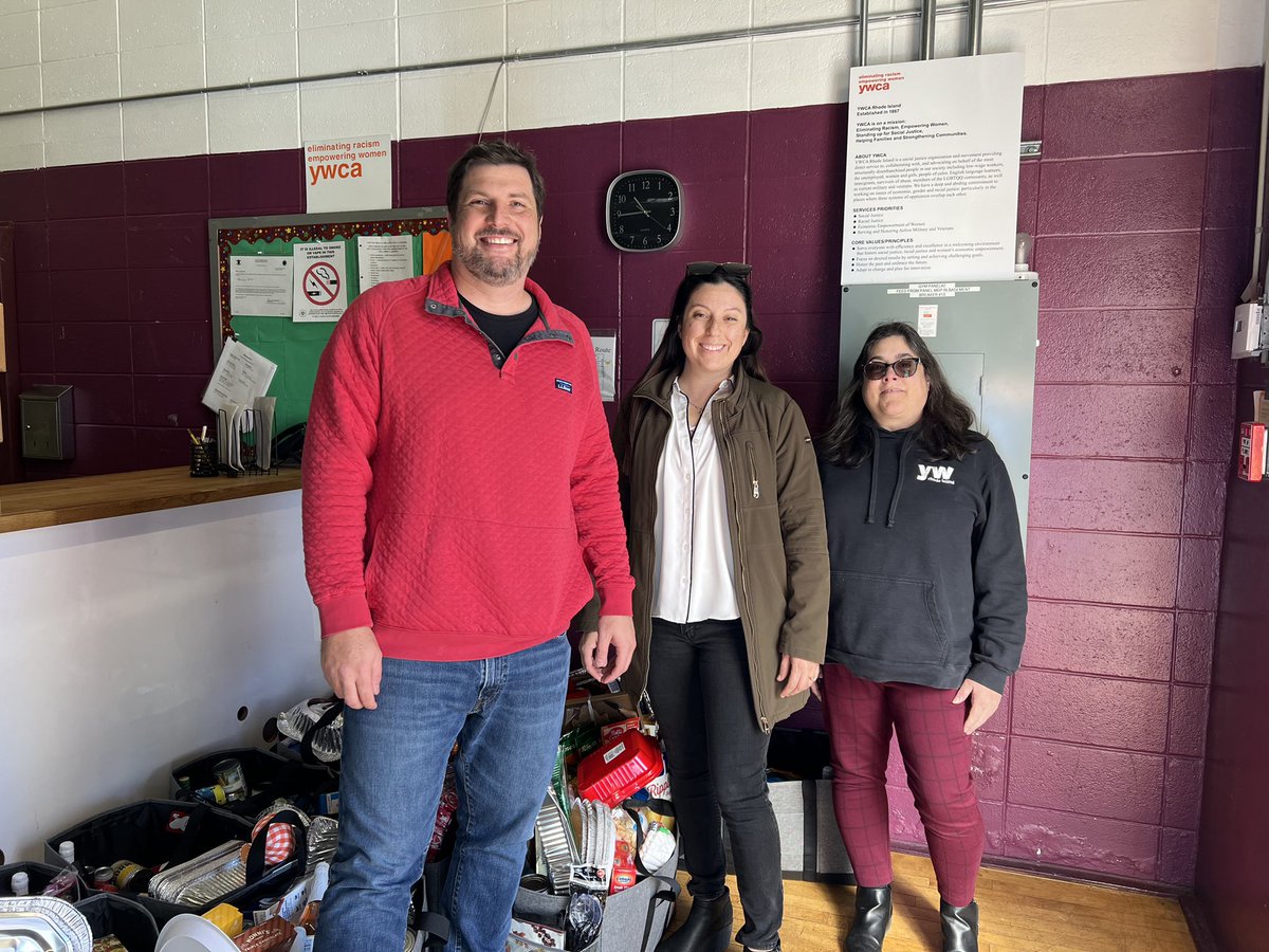 YWCA Rhode Island (@ywca_ri) on Twitter photo Thank you <a href="/EquityNational/">Equity National Title</a> Equity, in partnership Blount Seafood, for providing a Thanksgiving basket, chowder, and mac & cheese for all <a href="/ywca_ri/">YWCA Rhode Island</a> Providence STEAM program/youth enrichment families.
#onamission Thank you <a href="/EquityNational/">Equity National Title</a> Equity, in partnership Blount Seafood, for providing a Thanksgiving basket, chowder, and mac & cheese for all <a href="/ywca_ri/">YWCA Rhode Island</a> Providence STEAM program/youth enrichment families.
#onamission