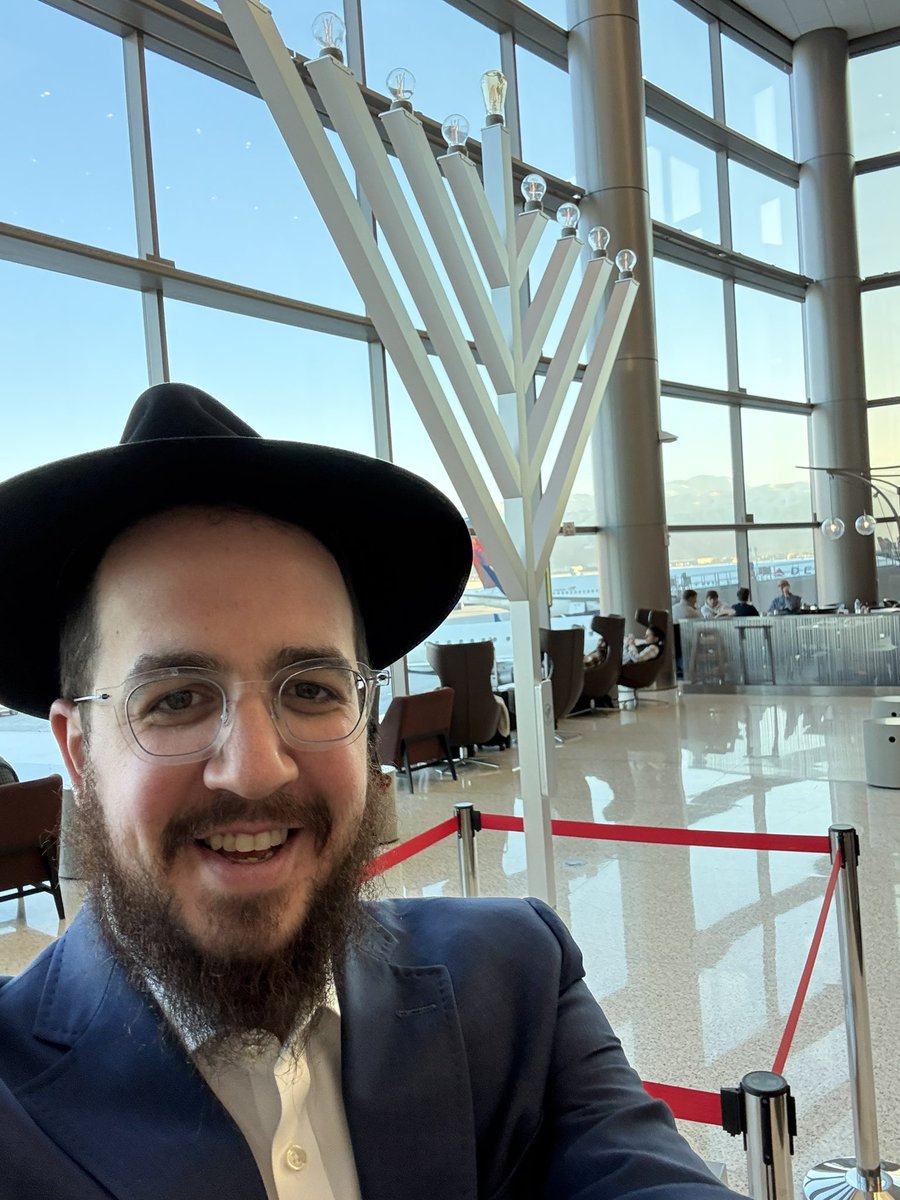 Avremi Zippel tweet media