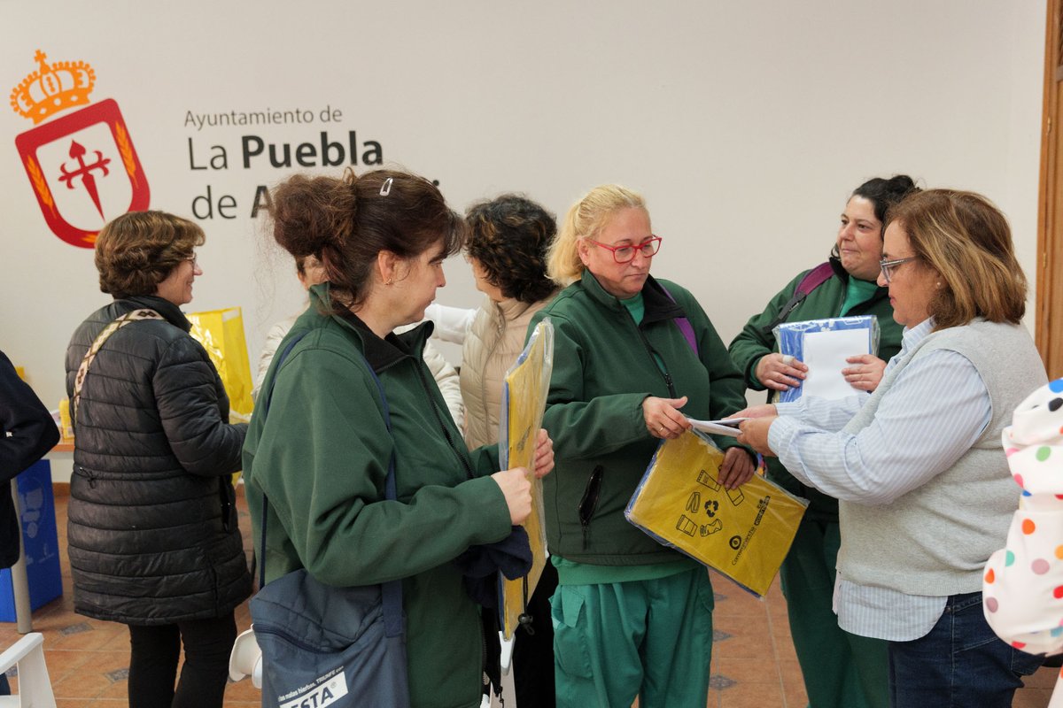 SerComsermancha's tweet photo. 🌍 ¡Arranca “Recicla y Renueva”! Comsermancha y Ecoembes inician esta campaña en 21 municipios para fomentar la separación correcta de residuos.
#Reciclaje #Sostenibilidad 
https://t.co/wbQ3COLQWj https://t.co/BRMVRovqfL