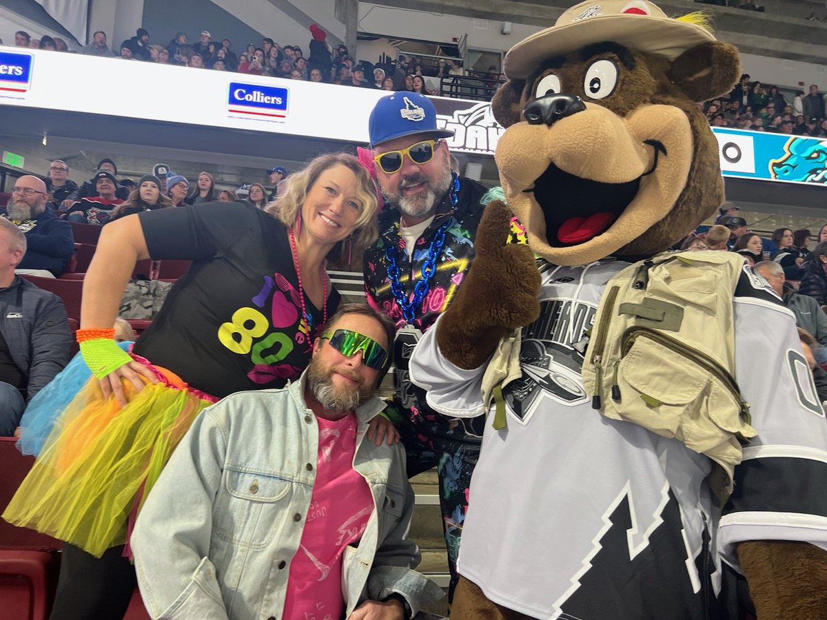 devilman208's tweet photo. 80s night.
@Steelheads https://t.co/4mCb77emry