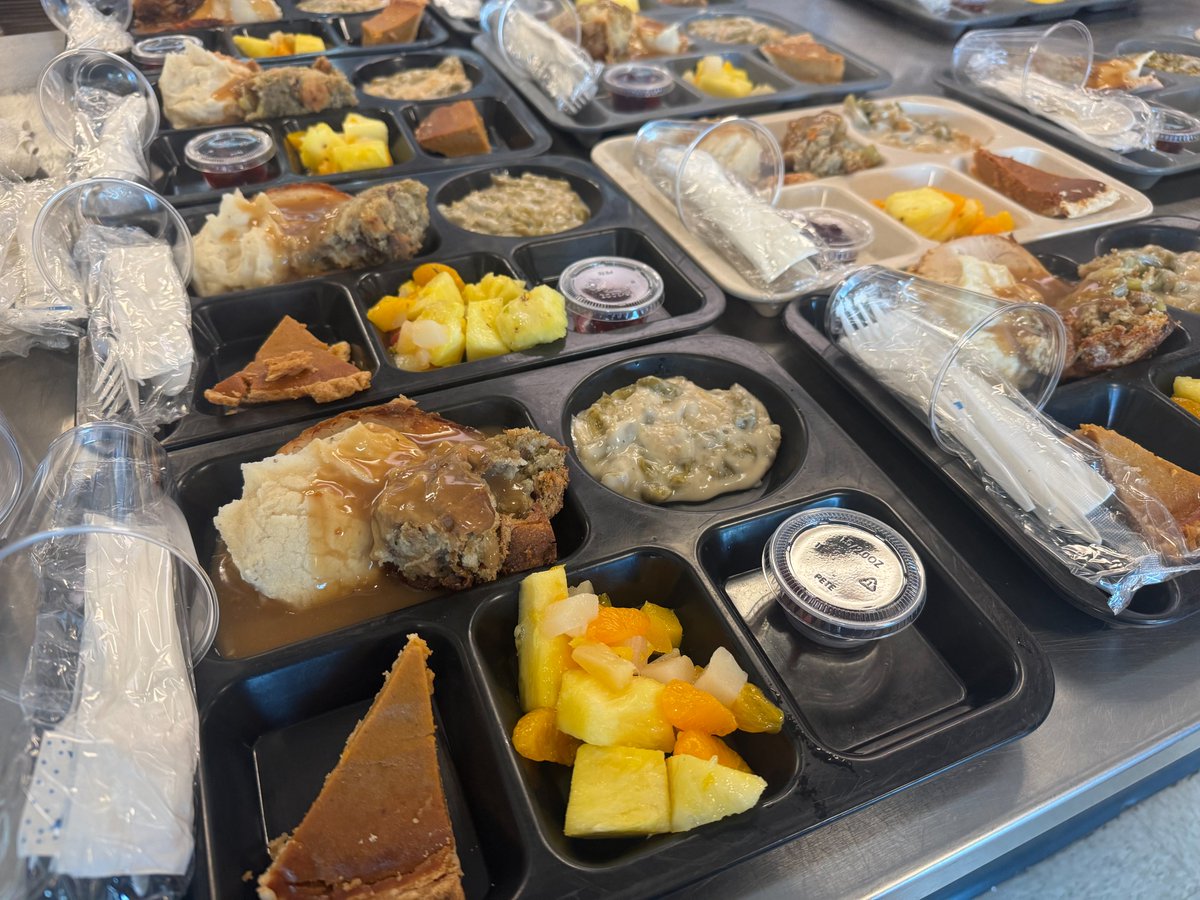 Heartfelt #thankyou to our donors, volunteers, &amp; community partners! This week, through your support we were able to provide thousands of Thanksgiving meals to those in need! Thank you <a href="/UALocal393/">UA Local Union 393</a>, <a href="/Kiwanis/">Kiwanis</a>, <a href="/swinerton/">Swinerton</a>, and <a href="/HOPE_Services/">Hope Services</a> for your support! marthas-kitchen.org