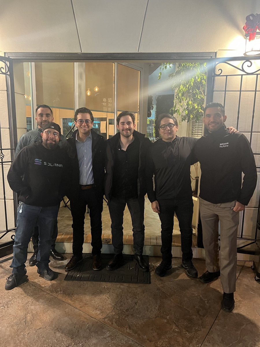 Tercera reunión de @ETH_Ensenada 🐋

Un poco de todo, estrategias degen, emprendimiento, filosofía blockchain y más.

¡Llamado a la comunidad de todo México para hacer RT y conectar con más gente del Norte! 🫂

@0xcamax @Eldisident3 @rafsterbtc <a href="/SergioRoVar/">Sergio</a> @AlanBk23 <a href="/curto_05/">Jonathan Herrera | 🍫❤️🇲🇽 |🦇🔊</a>