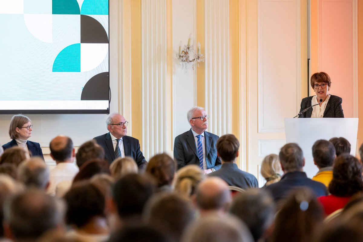 <a href="/JYCaullet/">Jean-Yves Caullet</a> Les équipes ont eu l’honneur de recevoir la ministre de l'Agriculture, de la Souveraineté alimentaire et de la Forêt <a href="/AnnieGenevard/">Annie Genevard</a>.

🗣️ "Je remercie les équipes ONF de l’action essentielle qu’elles mènent dans un quotidien bouleversé par les effets du changement climatique."