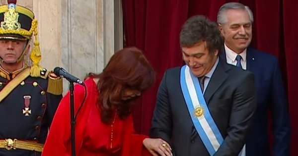 -Uy, mirá cómo se te cayó la ficha!